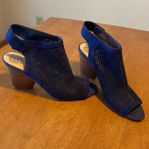 Vince Camaro suede pumps